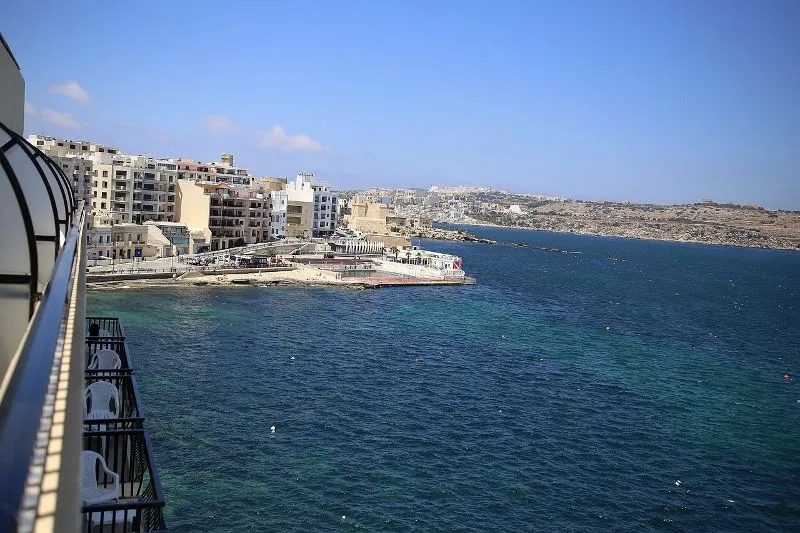 gillieru-harbour-hotel6_.jpg