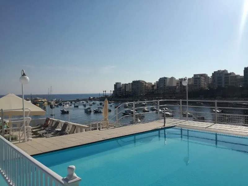 gillieru-harbour-hotel2_.jpg