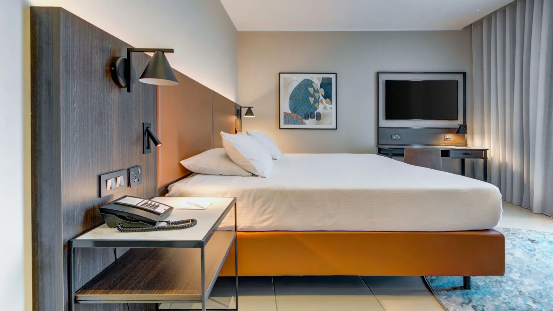 17_Queen_Room.jpg