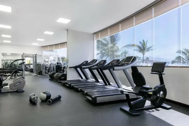 crowne-plaza-muscat-8729977029-3x2.jpg