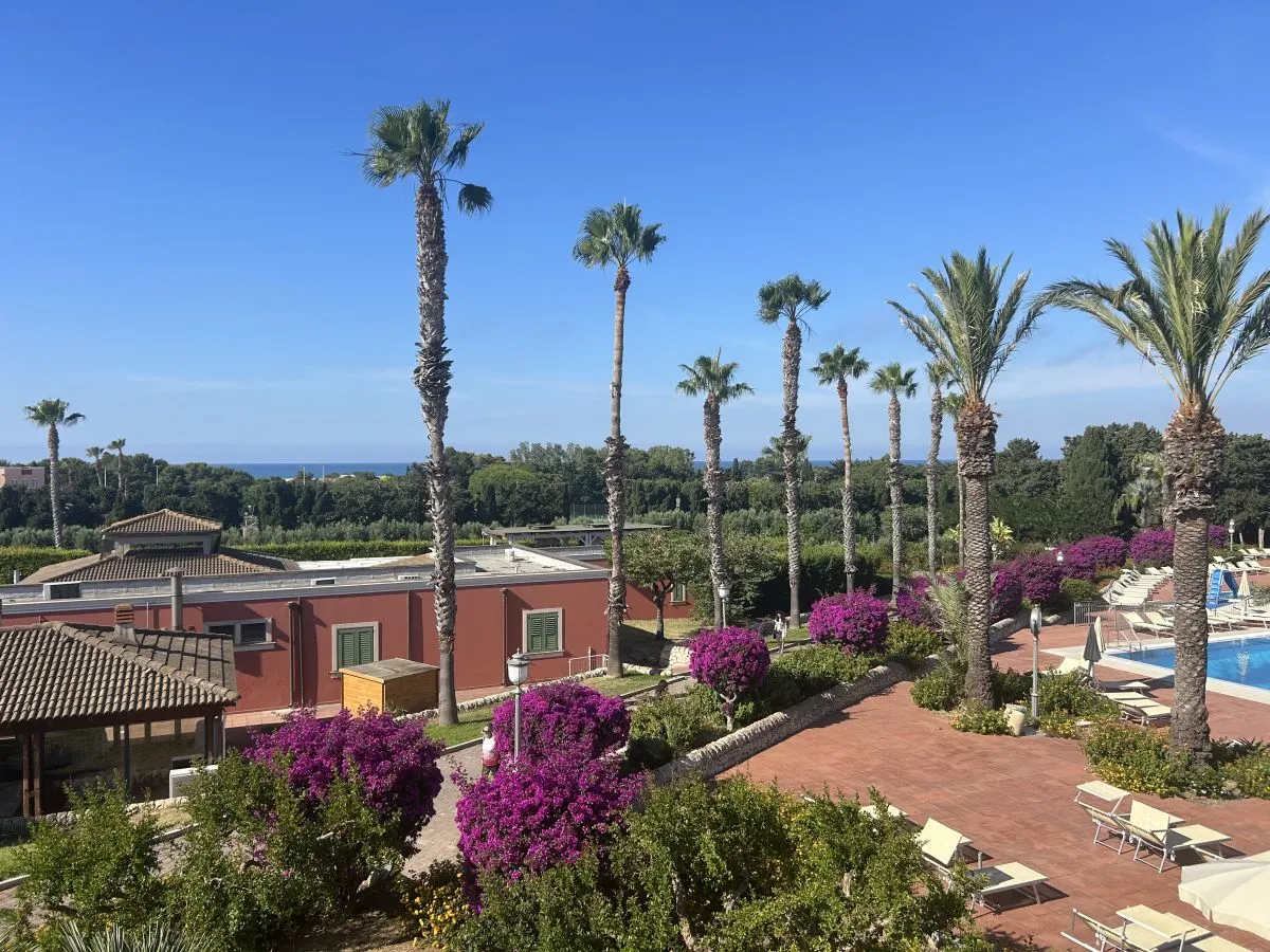 Hotel.JPG