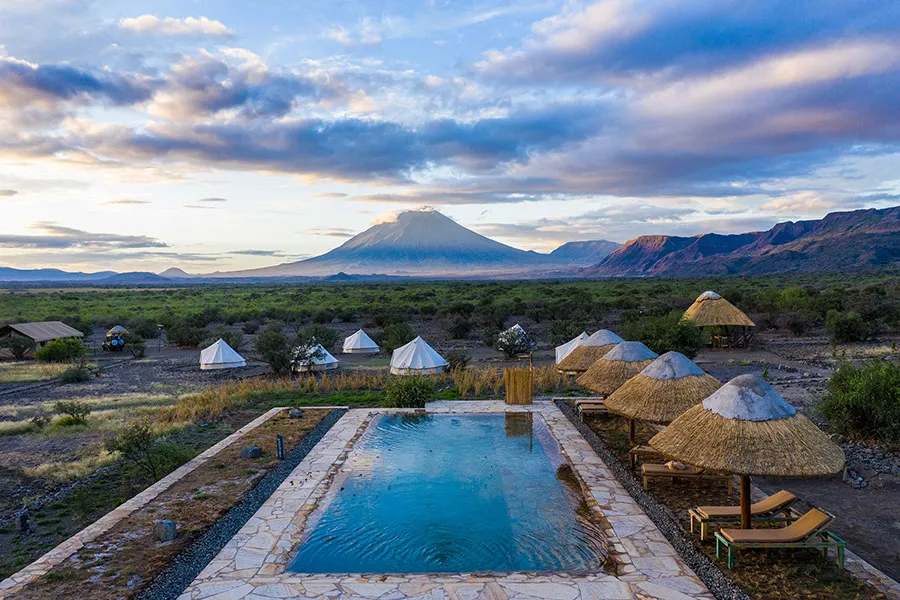 lac_natron_-_hotel_safari_lake_natron2.jpg