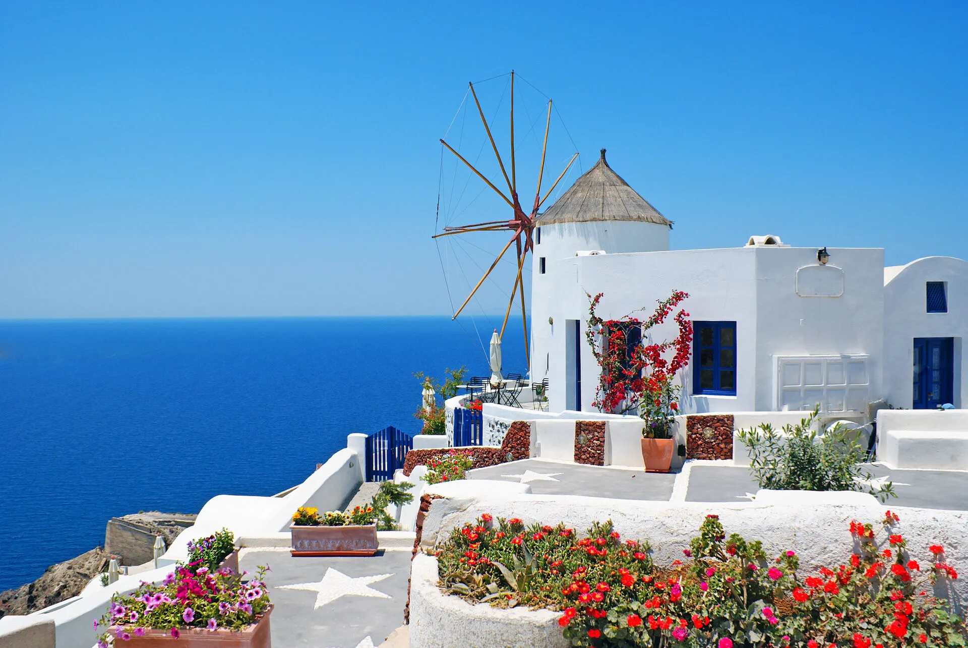 Santorin_AdobeStock_46516740.jpeg