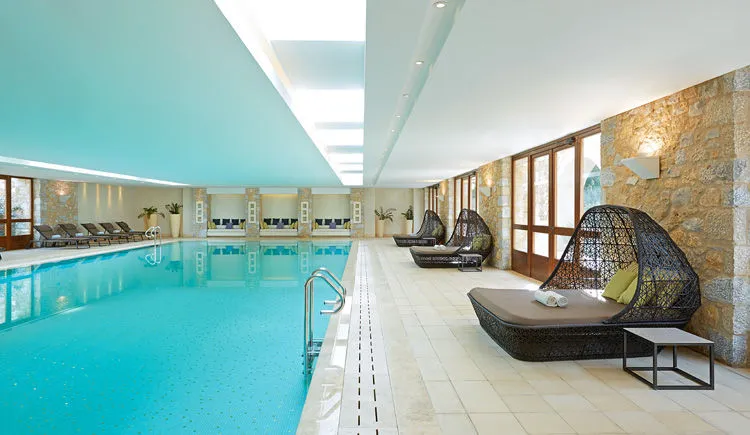 11_piscine_interieure.jpg