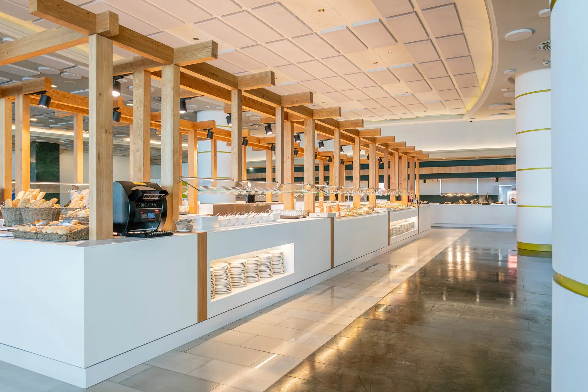 Landmar_Costa_los_Gigantes_Family_Resort_-_Teide_Buffet.jpg