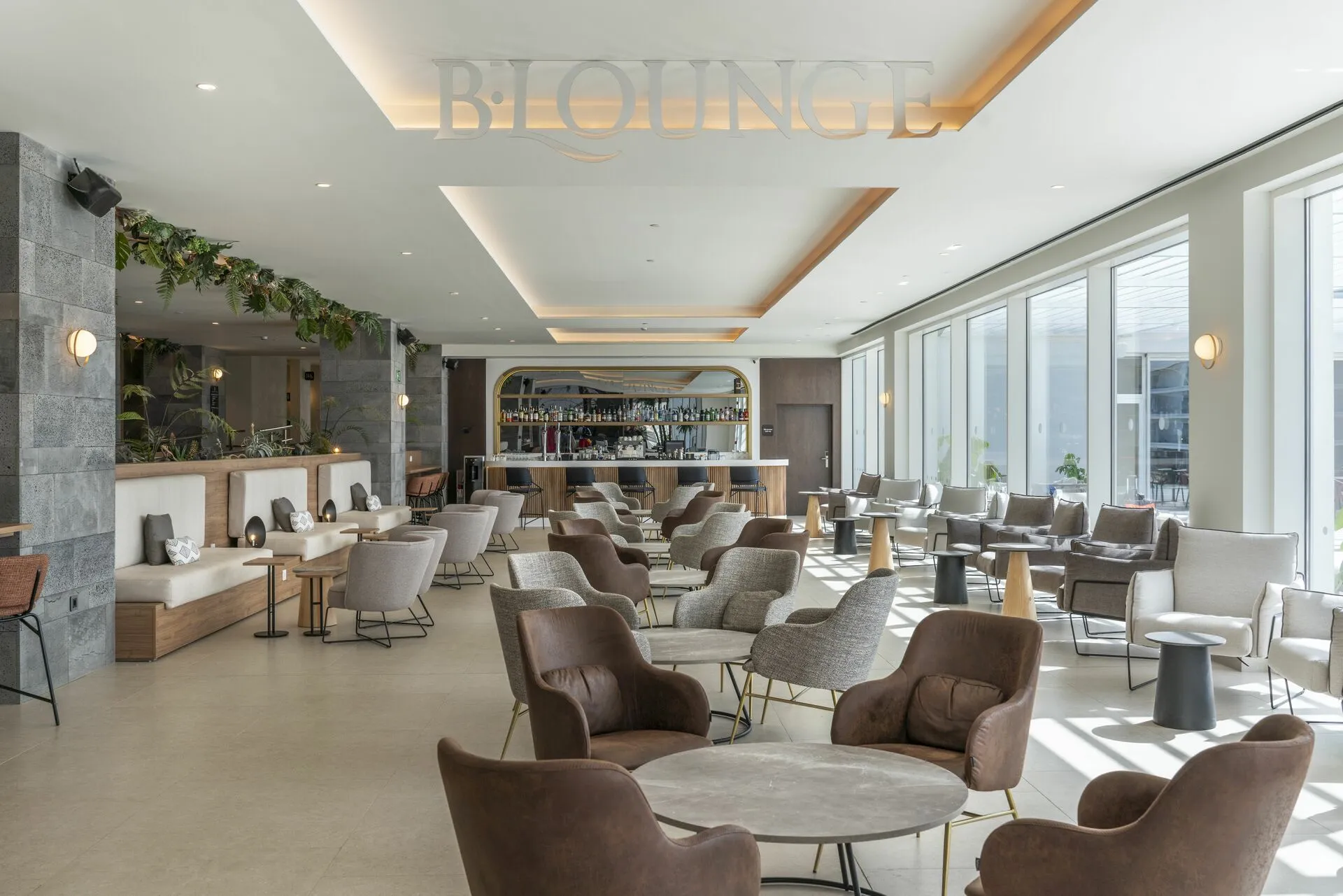 B_lounge_bar.jpg