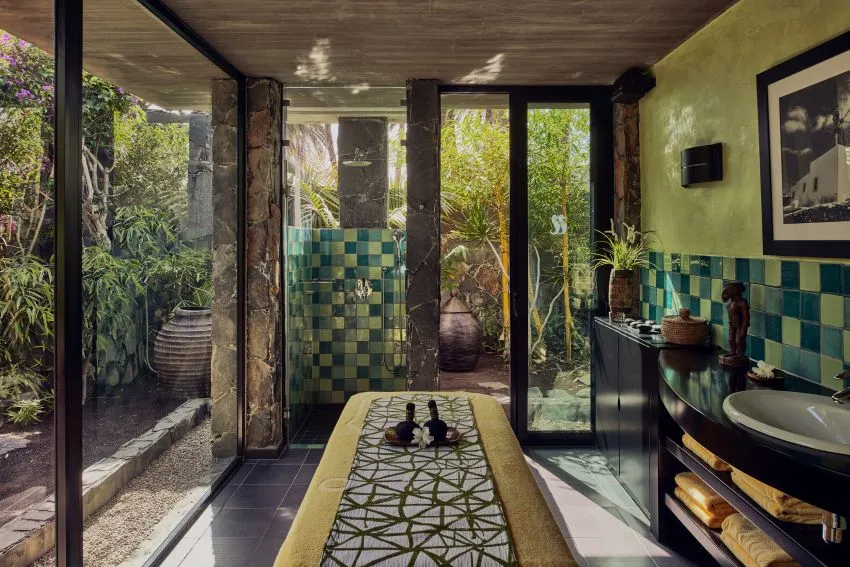 19_Seaside_Palm_Beach_Spa.jpg