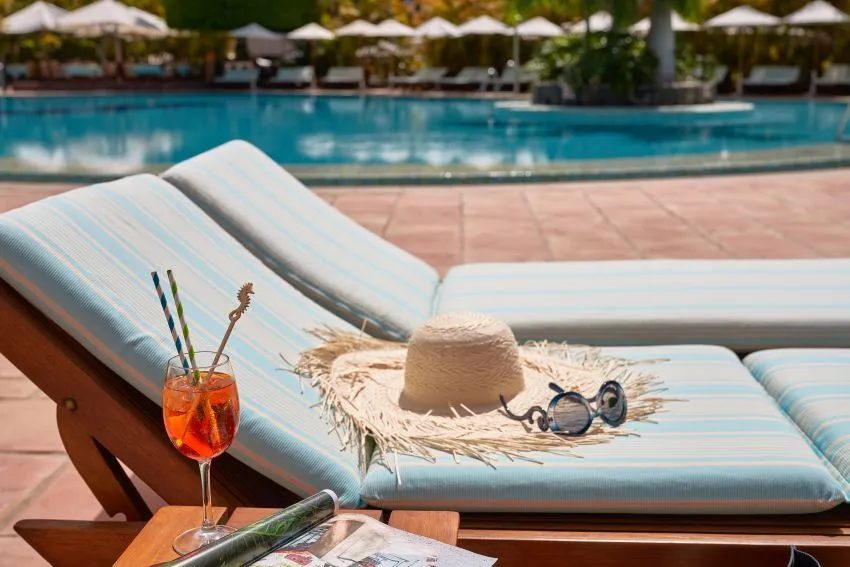 06_Seaside_Palm_Beach_Main_Pool-Mood.jpg