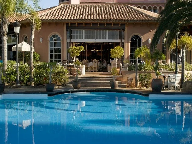hotel4.jpg