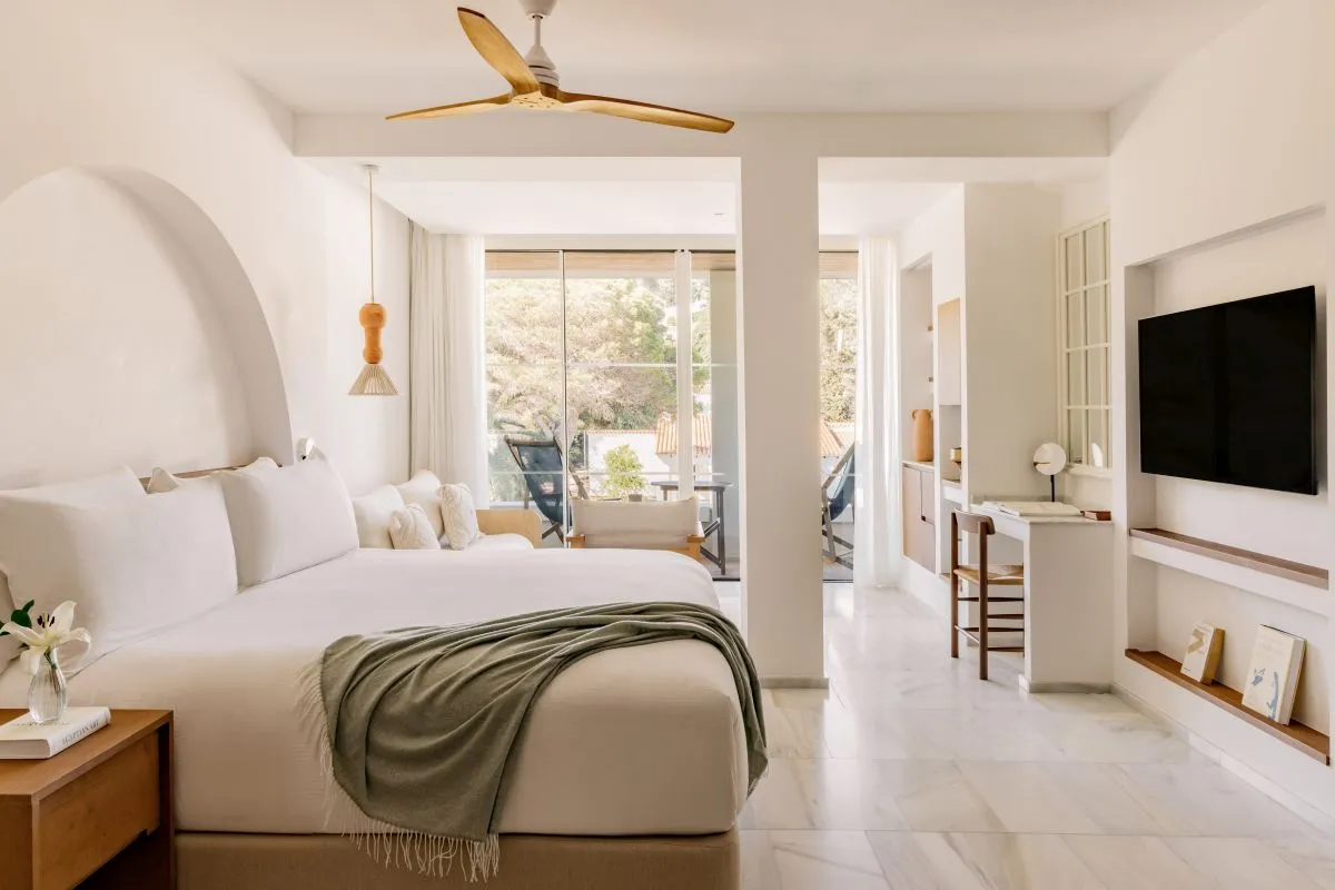 08_Deluxe_2_Bedroom.jpg