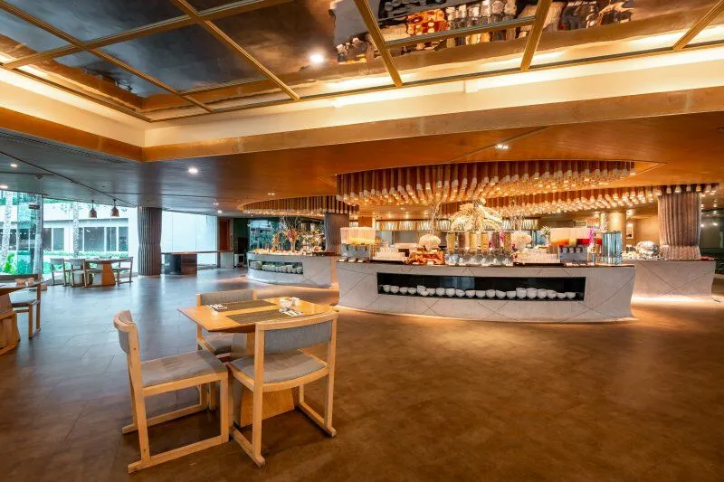 Restaurant_3.jpg