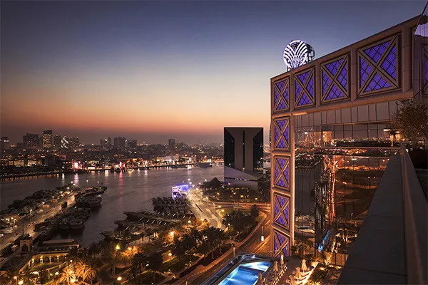 vue_925615_pgbighd.jpg