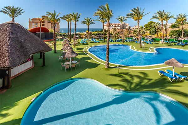 Hôtel Holiday World Riwo ****