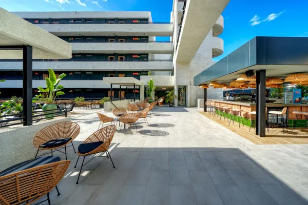 vue_835324_pgbighd.jpg