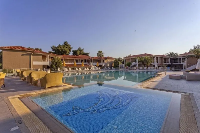 POOL-BAR3_800x534.jpg