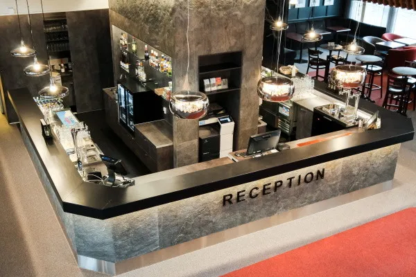 vue_856145_pgbighd.jpg