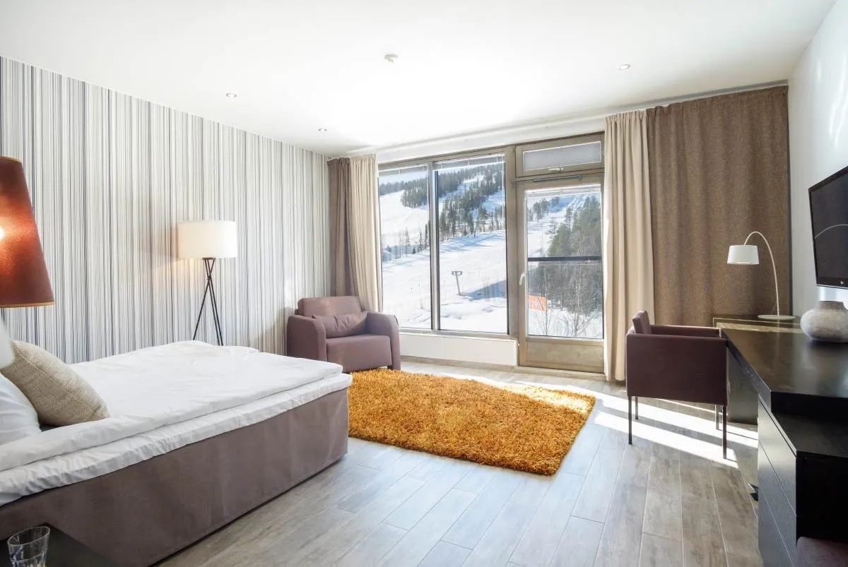 hotel_room.jpg