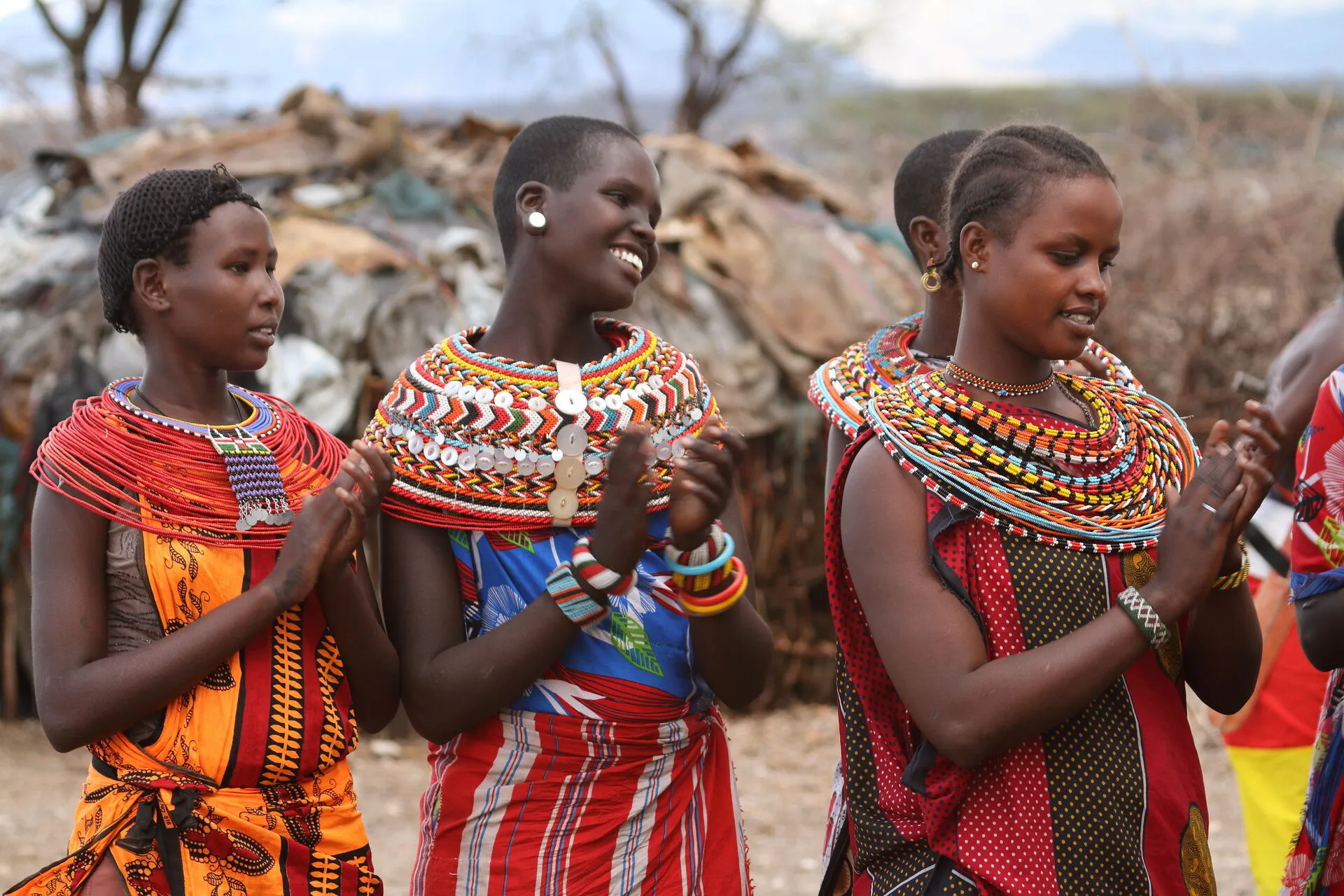 Traditionelle_Samburu_Frauen_in_Kenia_AdobeStock_163483600.jpeg