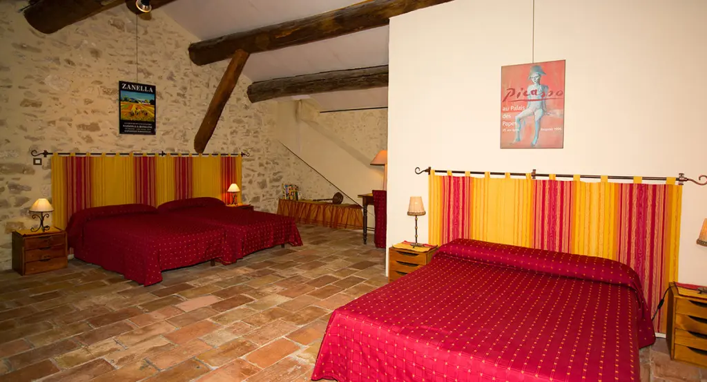 Grand gîte avec piscine en Provence – 11 personnes