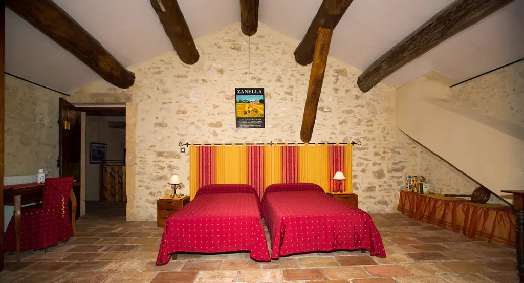 Grand gîte avec piscine en Provence – 11 personnes