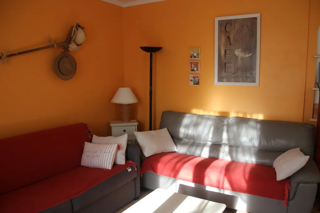 Provence - Vaucluse - Jolie maison de vacances 2-5 personnes, 2 chambres, clim, jardin dans résidence tranquille avec piscine, proche Wave Island et Parc Spirou Provencr