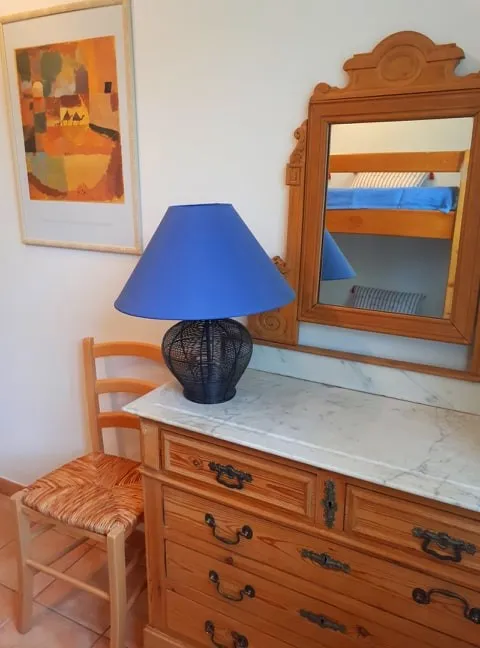 Provence - Vaucluse - Jolie maison de vacances 2-5 personnes, 2 chambres, clim, jardin dans résidence tranquille avec piscine, proche Wave Island et Parc Spirou Provencr