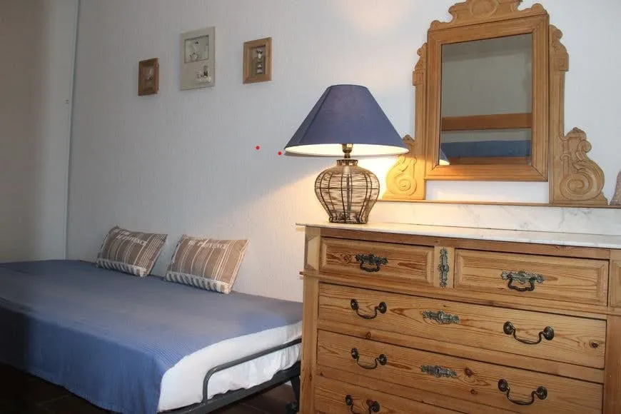 Provence - Vaucluse - Jolie maison de vacances 2-5 personnes, 2 chambres, clim, jardin dans résidence tranquille avec piscine, proche Wave Island et Parc Spirou Provencr