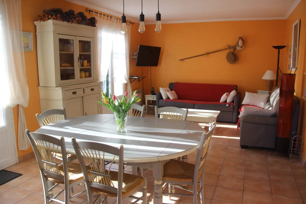Provence - Vaucluse - Jolie maison de vacances 2-5 personnes, 2 chambres, clim, jardin dans résidence tranquille avec piscine, proche Wave Island et Parc Spirou Provencr