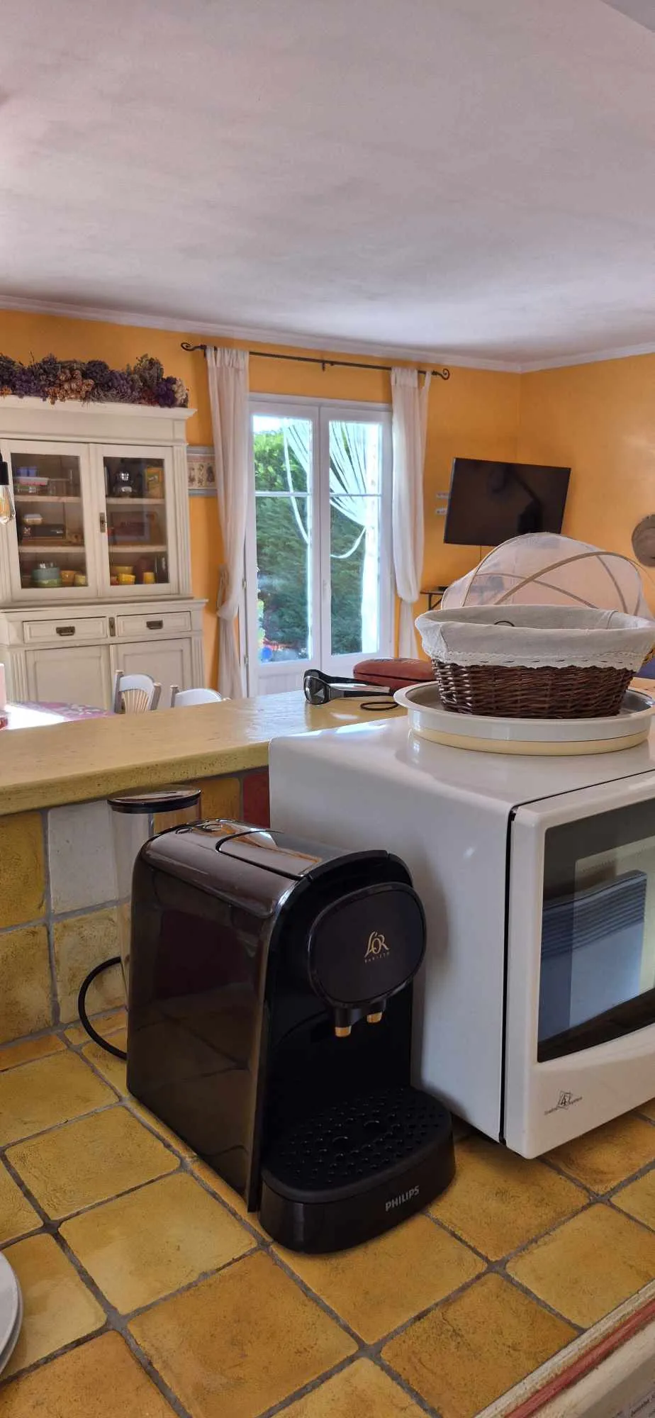 Provence - Vaucluse - Jolie maison de vacances 2-5 personnes, 2 chambres, clim, jardin dans résidence tranquille avec piscine, proche Wave Island et Parc Spirou Provencr
